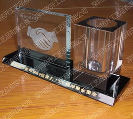 高檔水晶辦公擺件定制——為商務空間與紀念時刻增添獨特魅力