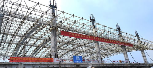 白云機場三期擴建工程迎來重要節點，首個鋼結構完成提升